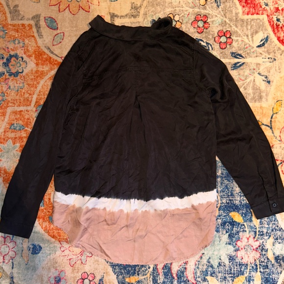 Side Stitch Button Down Top - Picture 4 of 4